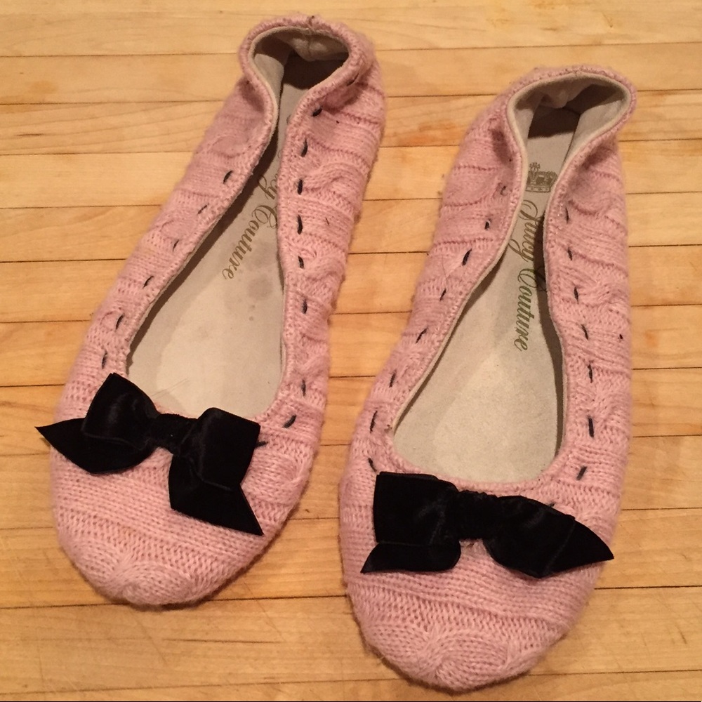 Juicy Couture pink knit slippers with black bow